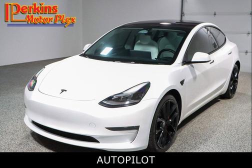 Pearl White Multi-Coat 2023 Tesla Model 3 Performance