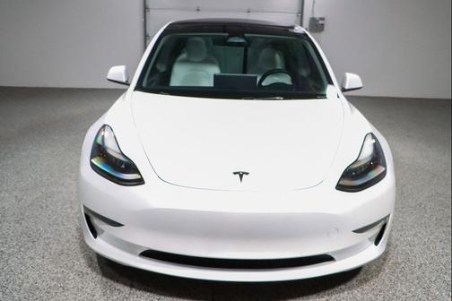 Pearl White Multi-Coat 2023 Tesla Model 3 Performance