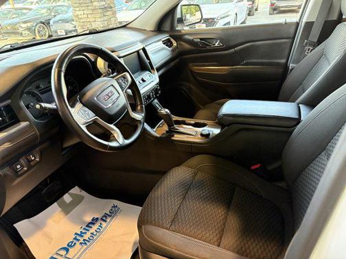 2018 GMC Acadia SLE-2