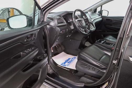 Crystal Black Pearl 2022 Honda Odyssey EX-L