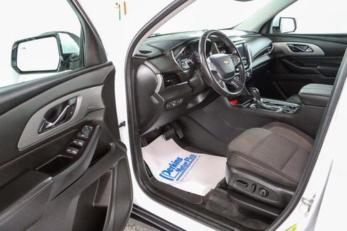 Summit White 2020 Chevrolet Traverse LT Cloth