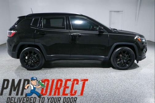 Diamond Black Crystal Pearlcoat 2022 Jeep Compass Latitude