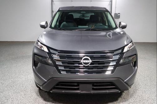 Gun Metallic 2024 Nissan Rogue SV