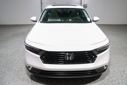 Platinum White Pearl 2023 Honda Accord EX