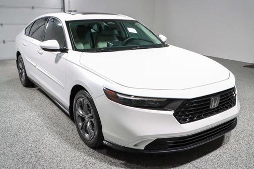Platinum White Pearl 2023 Honda Accord EX