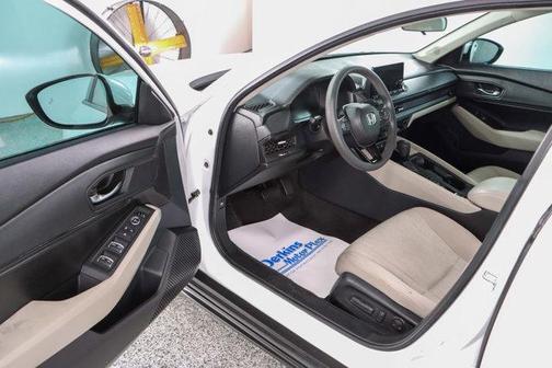 Platinum White Pearl 2023 Honda Accord EX