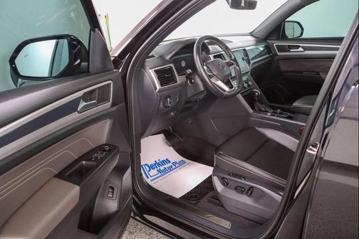 Deep Black Pearl 2023 Volkswagen Atlas Cross Sport 3.6L V6 SEL