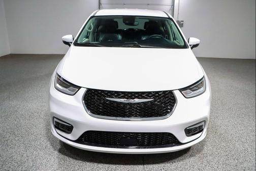 Bright White Clearcoat 2023 Chrysler Pacifica Touring L