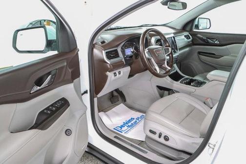 2023 GMC Acadia AWD SLT