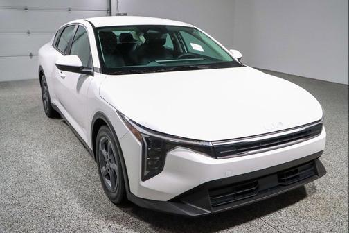Snow White Pearl 2025 Kia K4 LXS