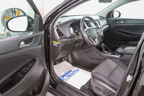 2017 Hyundai TUCSON Night