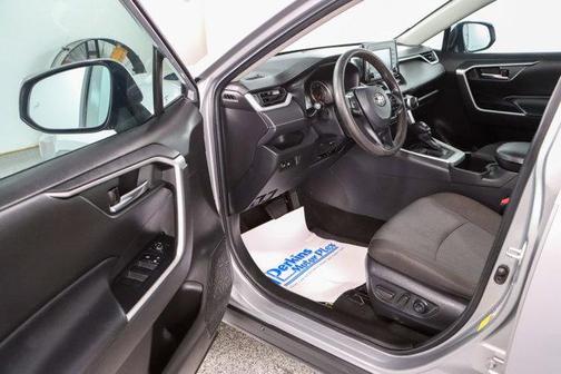 Silver Sky Metallic 2022 Toyota RAV4 XLE