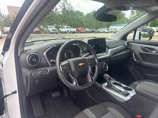 Summit White 2025 Chevrolet Blazer LT