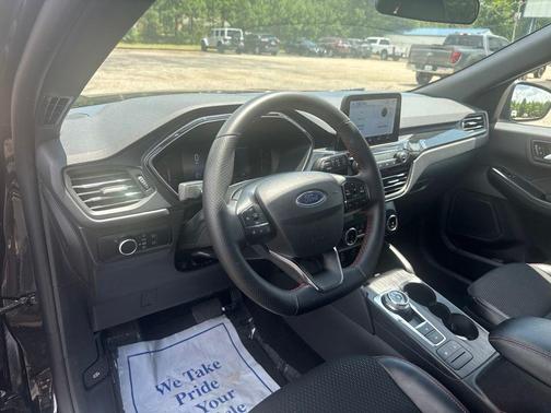Agate Black Metallic 2025 Ford Escape ST-Line