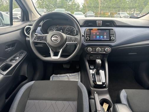 Brilliant Silver Metallic 2024 Nissan Versa 1.6 SV