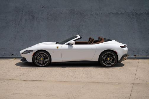Bianco Cervino 2024 Ferrari Roma Spider Base