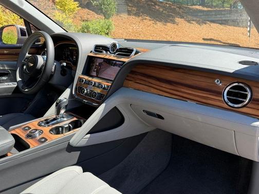 Gravity Gray 2025 Bentley Bentayga V8