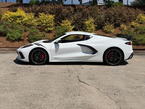 Arctic White 2022 Chevrolet Corvette Stingray w/2LT