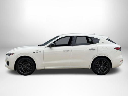 Bianco 2024 Maserati Levante GT Ultima