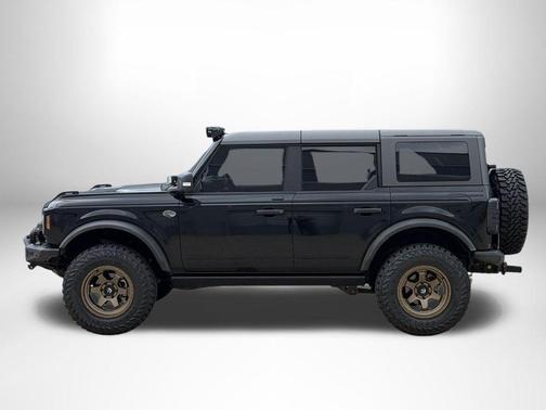 Shadow Black 2023 Ford Bronco Wildtrak
