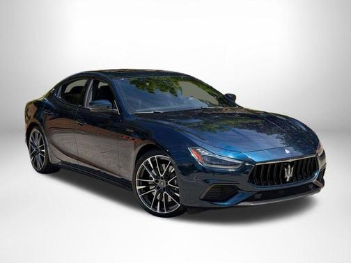 Emerald 2021 Maserati Ghibli Trofeo