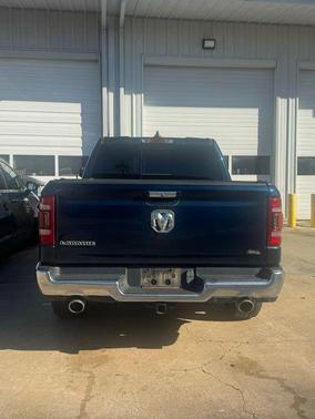 2020 RAM 1500 Laramie Crew Cab 4x2 57' Box