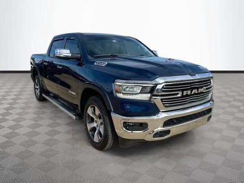 2020 RAM 1500 Laramie Crew Cab 4x2 57' Box