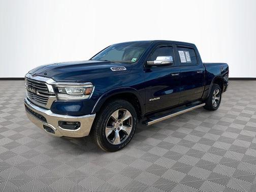2020 RAM 1500 Laramie Crew Cab 4x2 57' Box