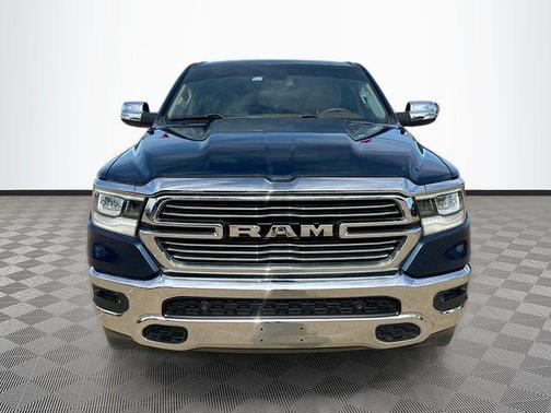 2020 RAM 1500 Laramie Crew Cab 4x2 57' Box