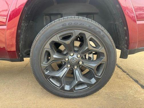 2023 RAM 1500 Limited Crew Cab 4x4 57' Box