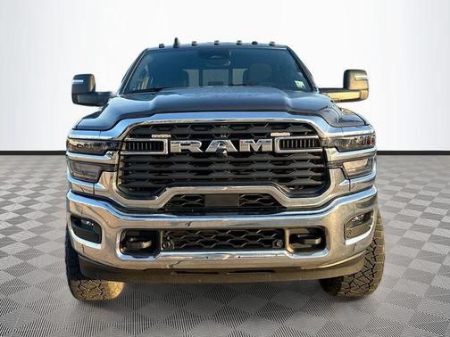 2025 RAM 2500 Tradesman Crew Cab 4x4 64' Box