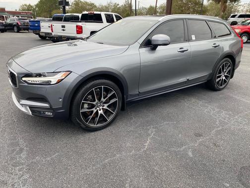 2018 Volvo V90 Cross Country T6