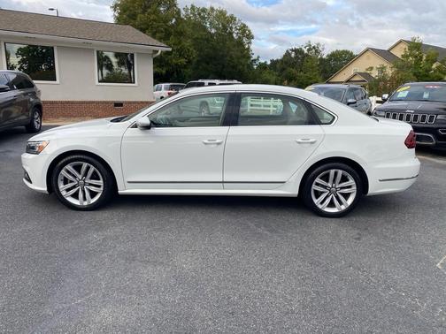 2017 Volkswagen Passat 1.8T SE w/Technology