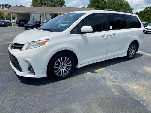 2018 Toyota Sienna XLE Premium