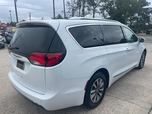 2020 Chrysler Pacifica Touring-L Plus