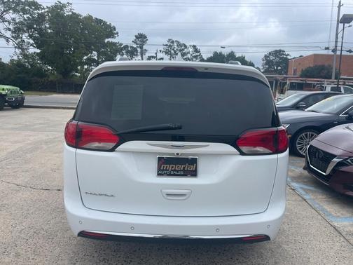 2020 Chrysler Pacifica Touring-L Plus