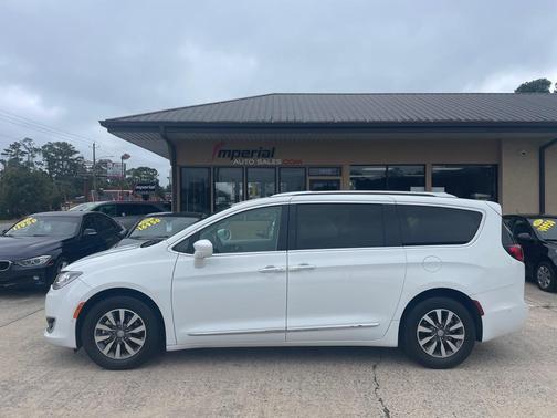 2020 Chrysler Pacifica Touring-L Plus