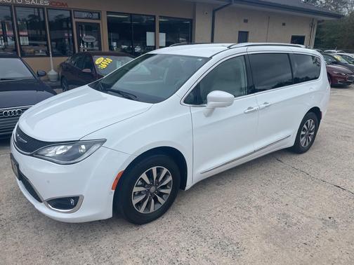 2020 Chrysler Pacifica Touring-L Plus