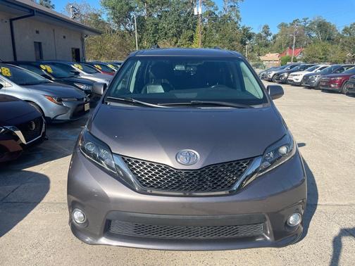 2017 Toyota Sienna SE