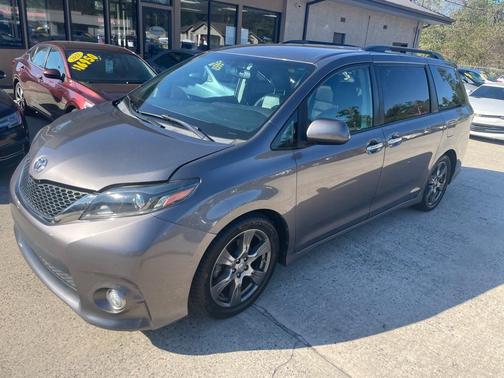 2017 Toyota Sienna SE