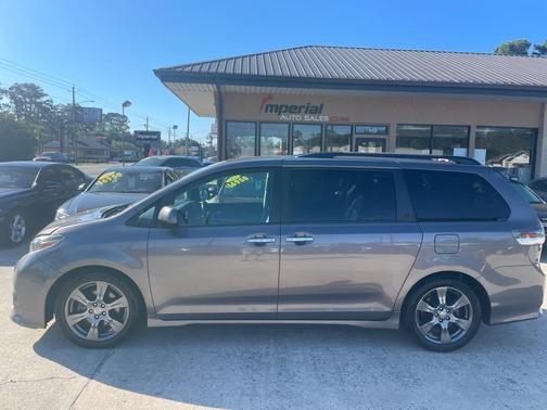 2017 Toyota Sienna SE