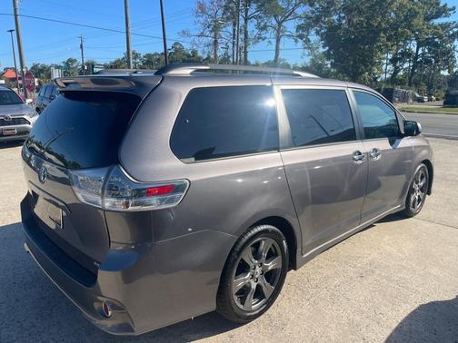 2017 Toyota Sienna SE