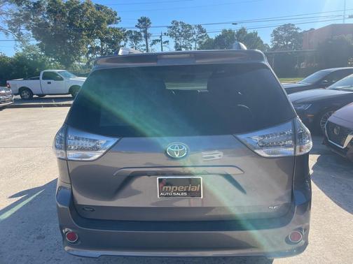 2017 Toyota Sienna SE