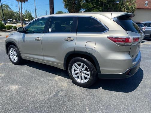2016 Toyota Highlander LE