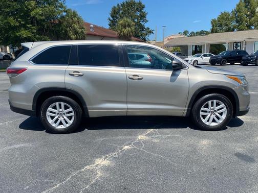 2016 Toyota Highlander LE