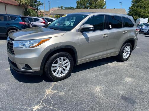 2016 Toyota Highlander LE