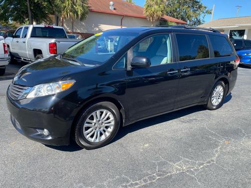2012 Toyota Sienna XLE