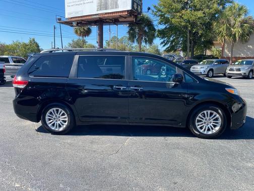 2012 Toyota Sienna XLE