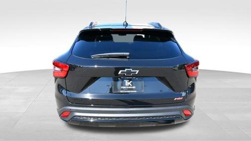 Mosaic Black Metallic 2026 Chevrolet Trax FWD 2RS