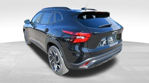 Mosaic Black Metallic 2026 Chevrolet Trax FWD 2RS